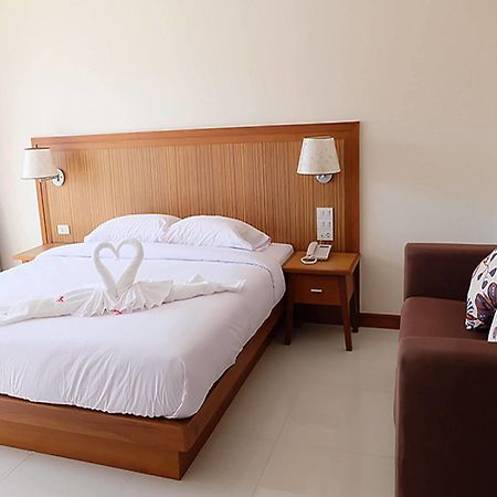 D Hotel Pattaya Esterno foto